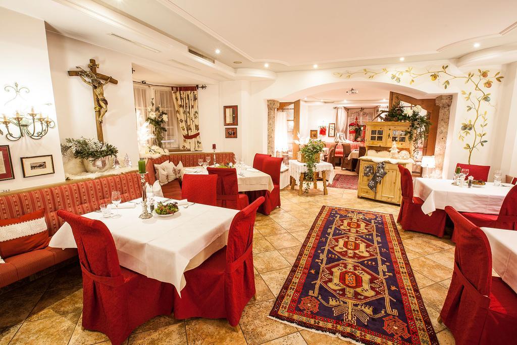 Gasthof Lamm Hotel Matrei am Brenner Exterior photo