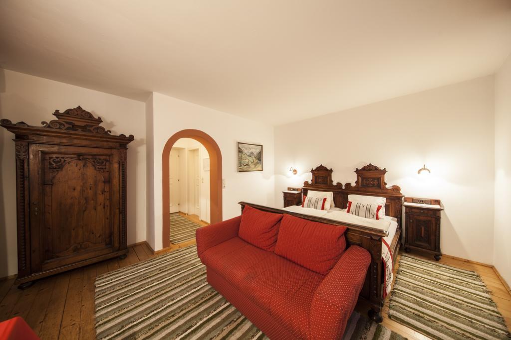 Gasthof Lamm Hotel Matrei am Brenner Room photo