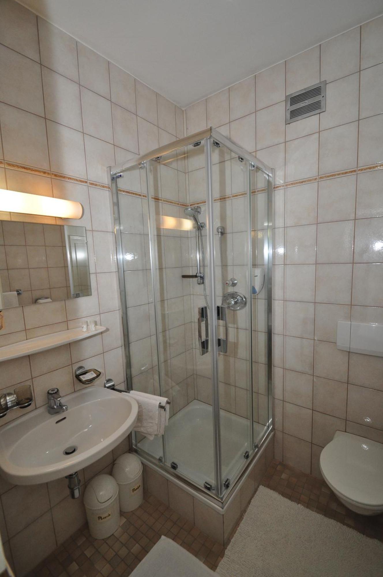 Gasthof Lamm Hotel Matrei am Brenner Room photo